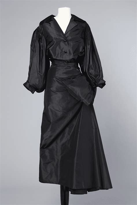 tailleur noir yves saint laurent